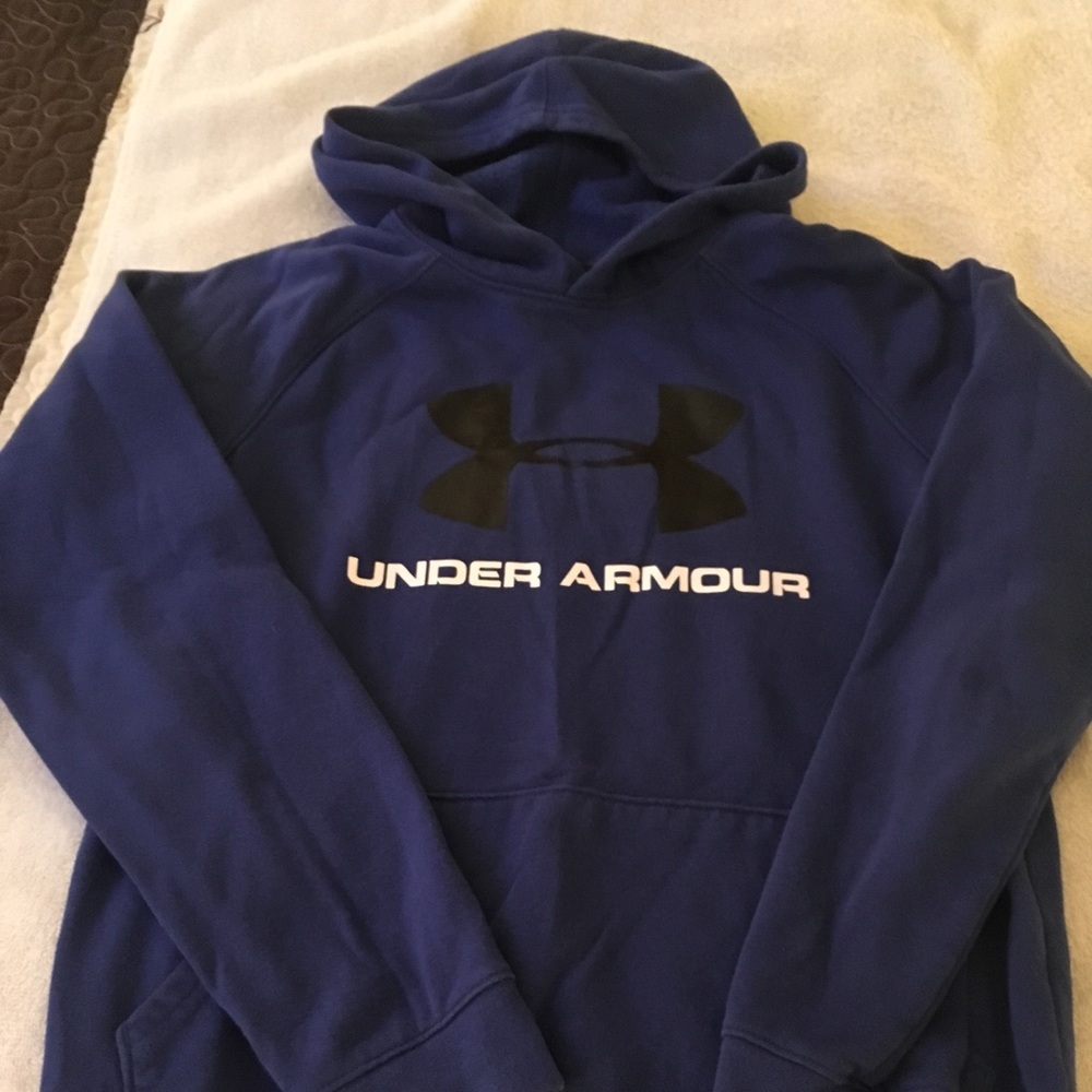 Boys Under Armour sweatshirt